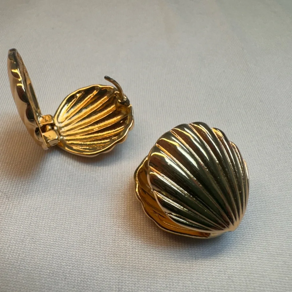 Seashell earrings - Picture 2 of 3